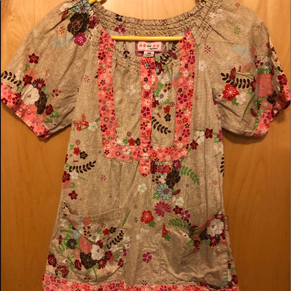 Woman’s scrub top